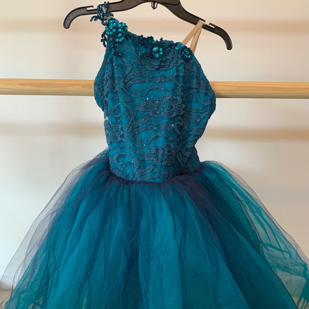 Dance wear costume/dress with flower hair clip